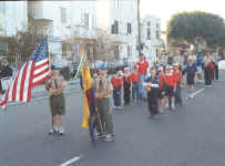 parade1.jpg (55144 bytes)